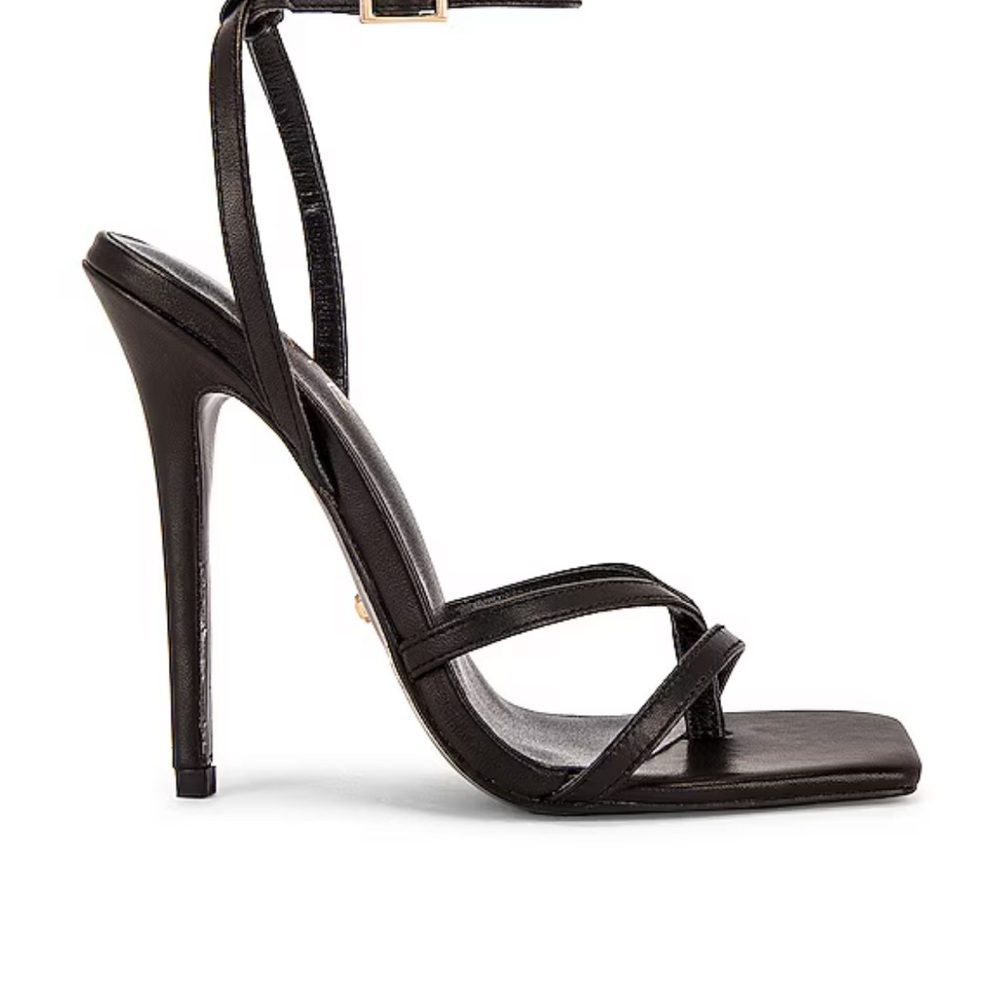 Rea Heel in Black